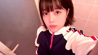 【1人えっち】おかあ◯んがリビングにいる間にお風呂でオナニーしてイキまくりました…